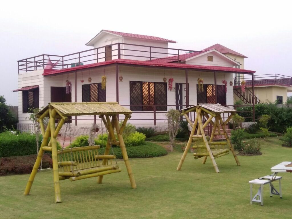 Luxury farm houses in Noida